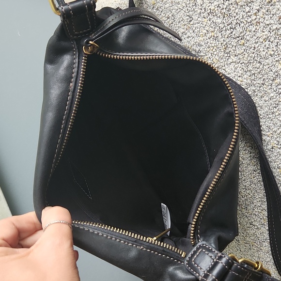 •Fossil Crossbody - Picture 15 of 16